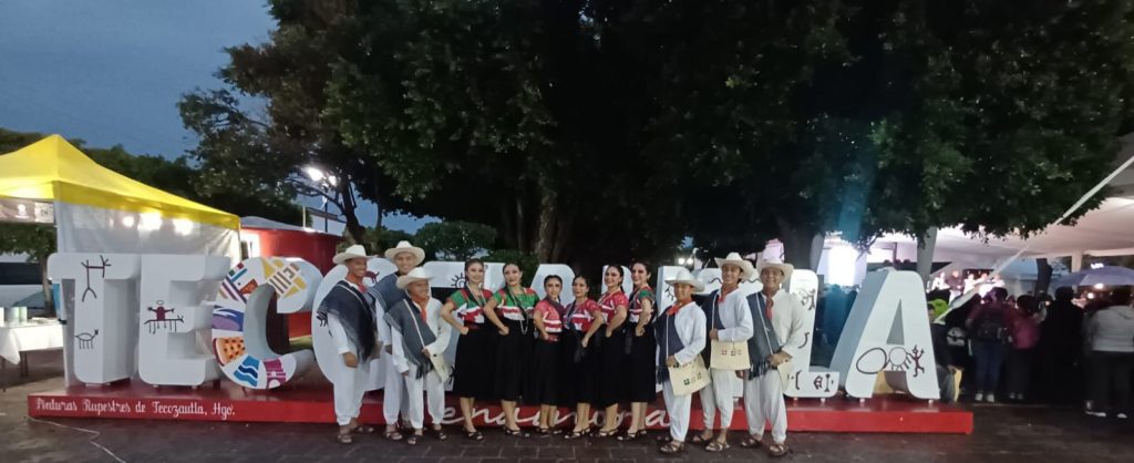 TALENTO DE XICOTEPEC DESTACA EN CONCURSO NACIONAL DE HUAPANGO HUASTECO