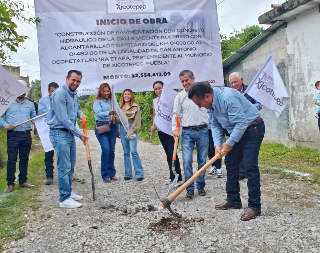 EN SAN ANTONIO OCOPETLATLÁN COMIENZA PAVIMENTACIÓN DE CALLE VICENTE GUERRERO