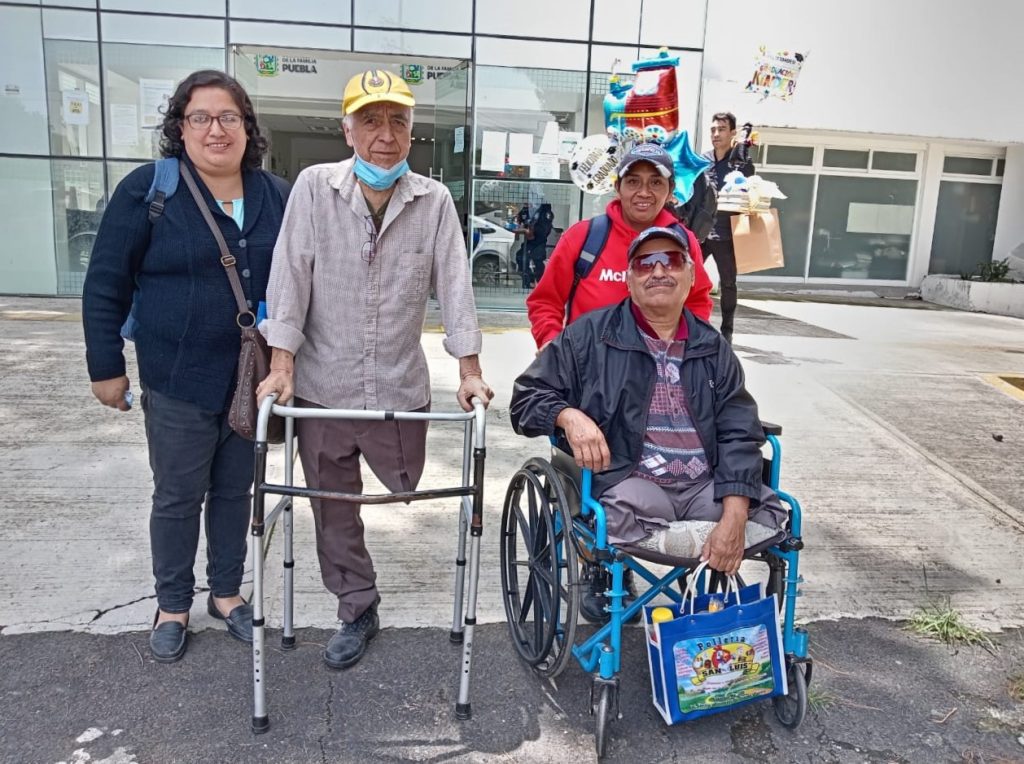 PERSONAS CON DISCAPACIDAD RECIBEN ATENCIÓN EN EL CREE GRACIAS A SEDIF