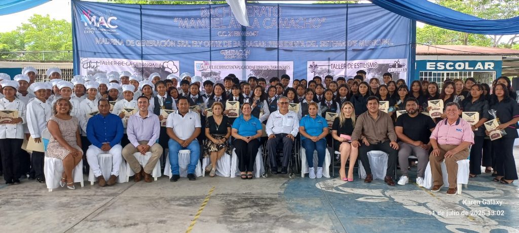 ESTUDIANTES DE LA CEIBA EGRESAN CON CARRERA DE UN AÑO GRACIAS A CONVENIO ENTRE CECADE Y BACHILLERATO MAC