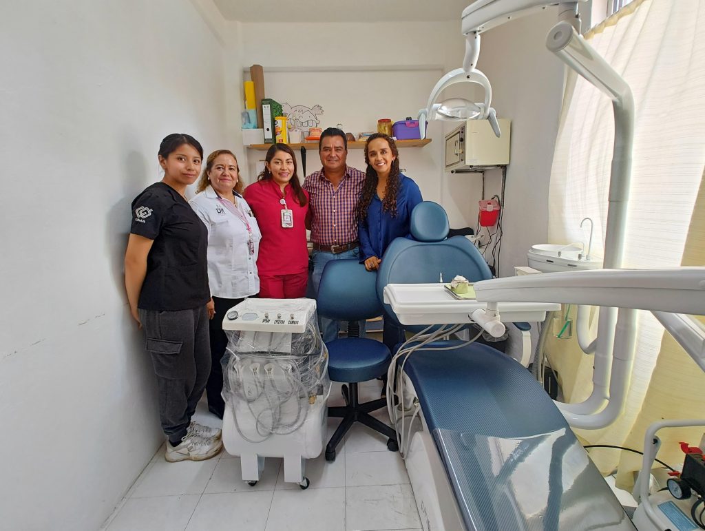 EQUIPAN AL CONSULTORIO DENTAL DEL DIF MUNICIPAL CON UNIDAD MÓVIL