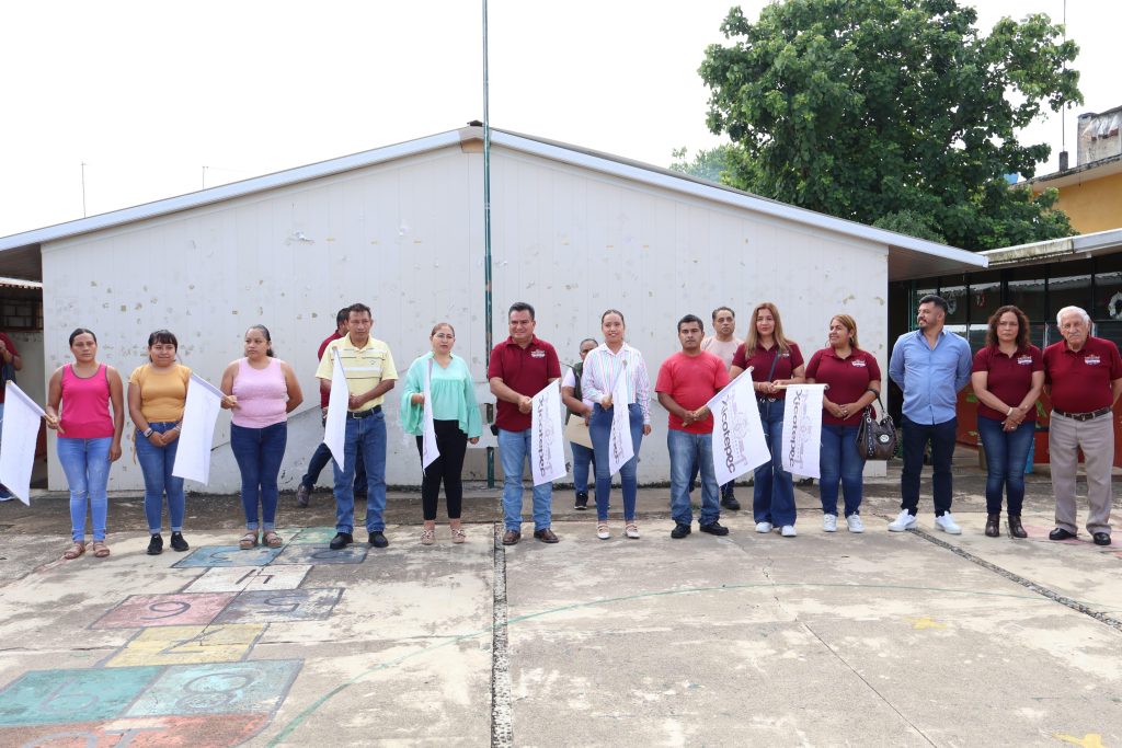 EN TLAXCALANTONGO INICIA TECHADO DE CANCHA DE PRIMARIA VENUSTIANO CARRANZA