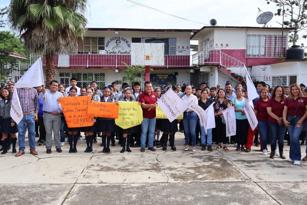 CONSTRUIRÁN TECHADO DE CANCHA EN TELESECUNDARIA DE TLAXCALANTONGO