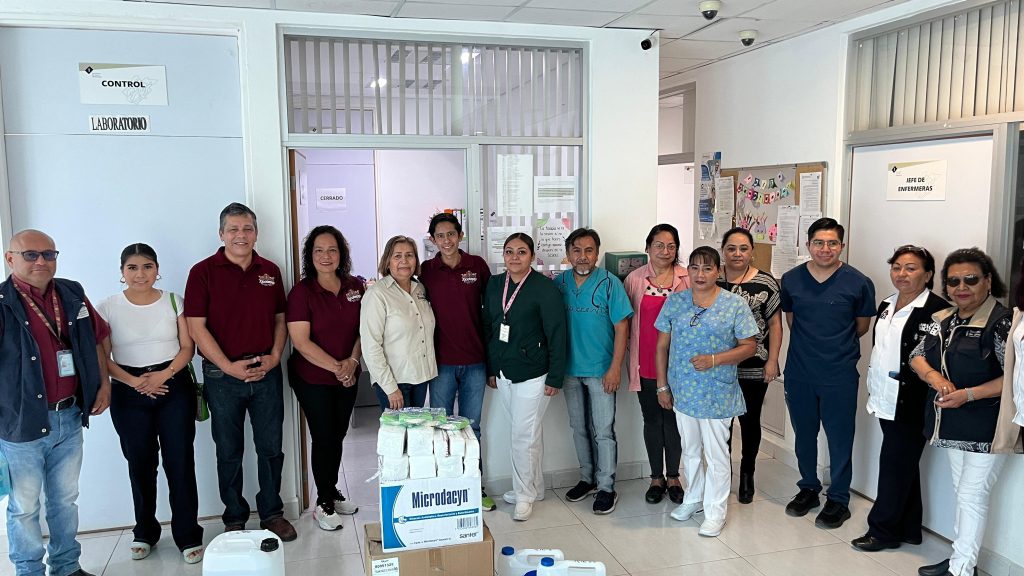 ENTREGAN MATERIAL DE CURACIÓN A BENEFICIO DEL CESSA XICOTEPEC