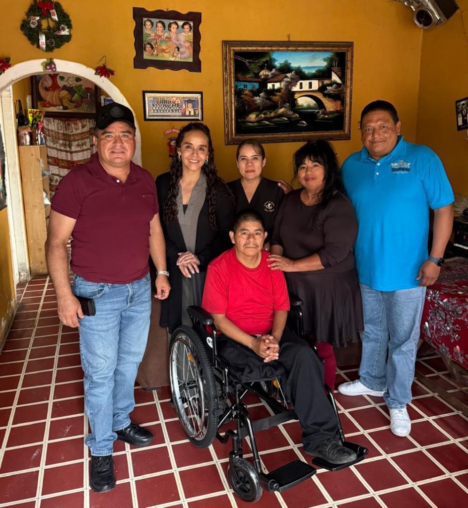 ENTREGAN SILLAS DE RUEDAS PARA PERSONAS EN SITUACIÓN VULNERABLE