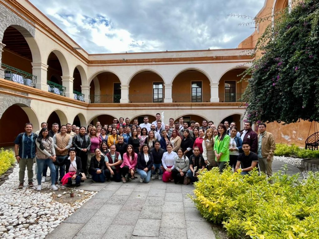 DIRECCIÓN DE TURISMO SE CAPACITA PARA FORTALECER SERVICIO AL VISITANTE