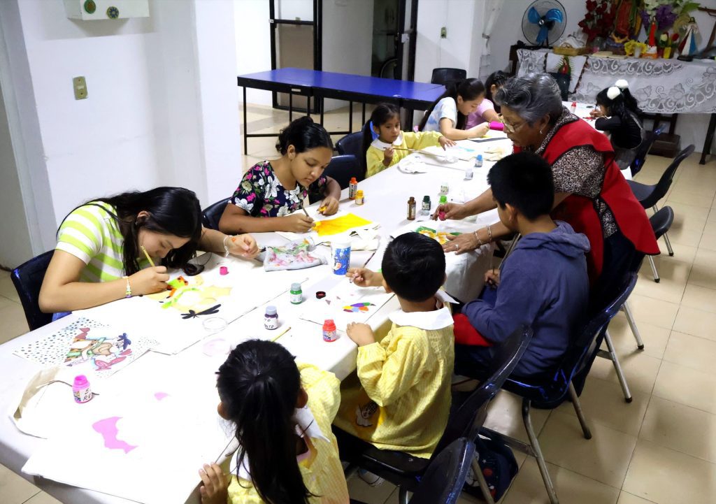 CECADE HABILITA CURSO DE PINTURA TEXTIL PARA NIÑAS Y NIÑOS