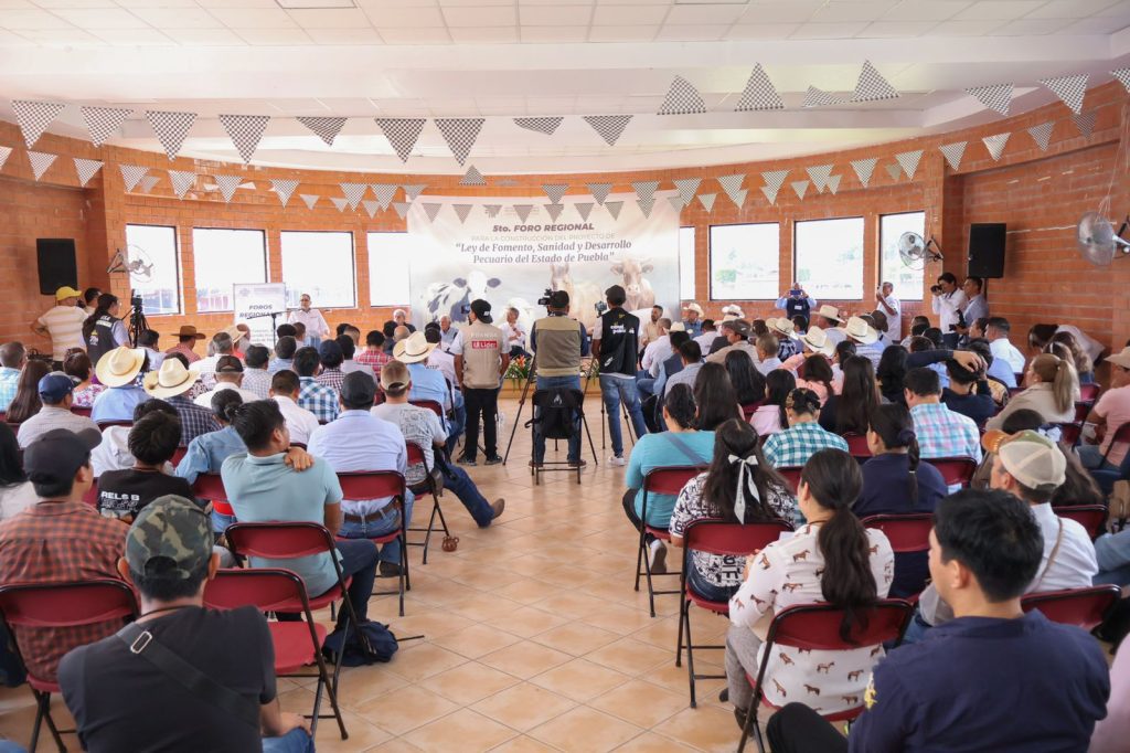 XICOTEPEC, SEDE DE FORO PARA PROYECTO DE LEY A FAVOR DE LA GANADERÍA