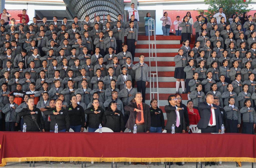 FELIZ REGRESO A CLASES A NIÑAS, NIÑOS Y JÓVENES DE XICOTEPEC
