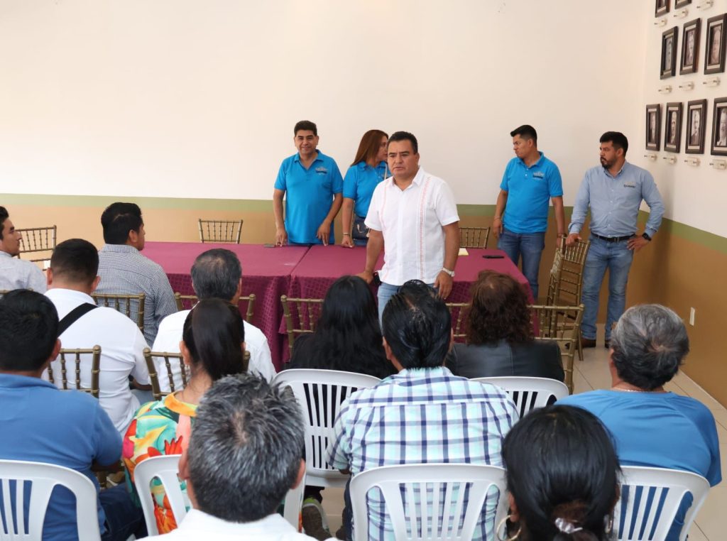 REUNIÓN CON AUTORIDADES AUXILIARES PARA ENTREGA DE RECURSOS