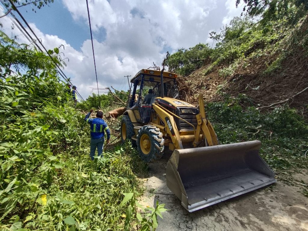 MUNICIPIO Y ESTADO COORDINAN TAREAS ANTE DERRUMBE POR LLUVIAS