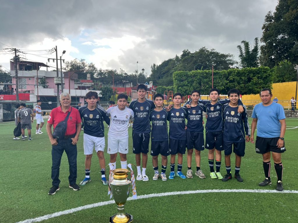 PROMOCIÓN AL DEPORTE EN XICOTEPEC CON APOYO A LIGA JUVENIL