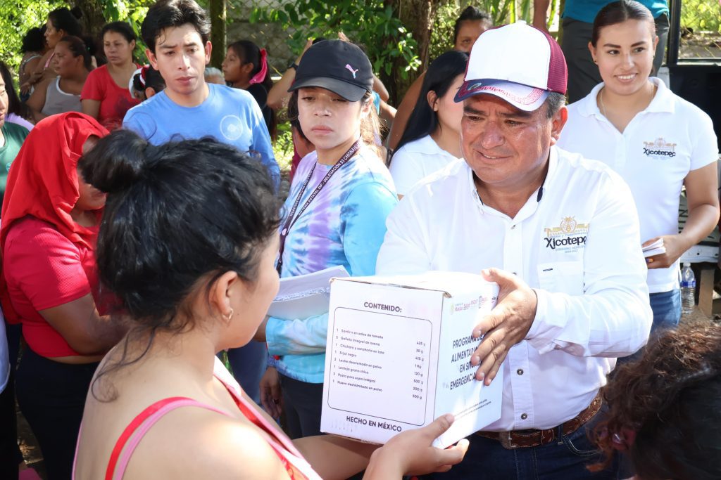 COLONIAS DE LA CEIBA RECIBEN DESPENSAS GRACIAS AL SEDIF Y GOBPUE
