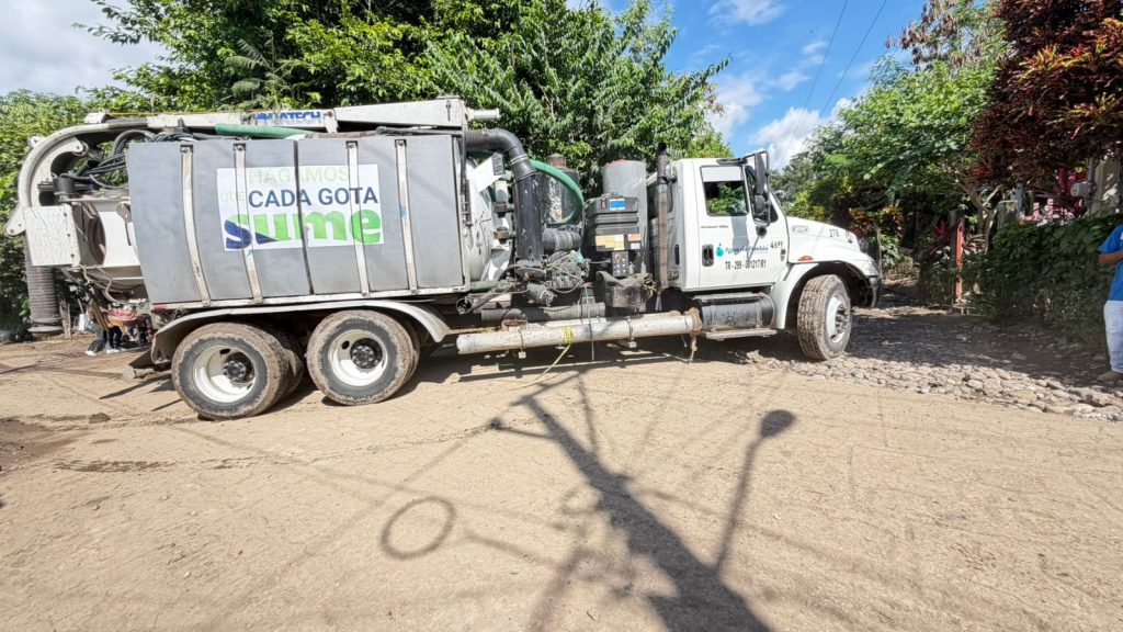 REABREN CAMINO EN EL TEPETATE PARA CONTINUAR CON TRABAJOS DE DRENAJE Y ELECTRICIDAD