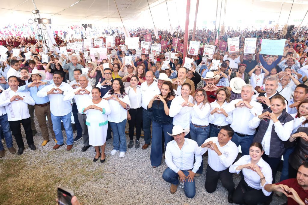 HISTÓRICA ENTREGA DE APOYOS EN XICOTEPEC GRACIAS AL GOBIERNO DE PUEBLA