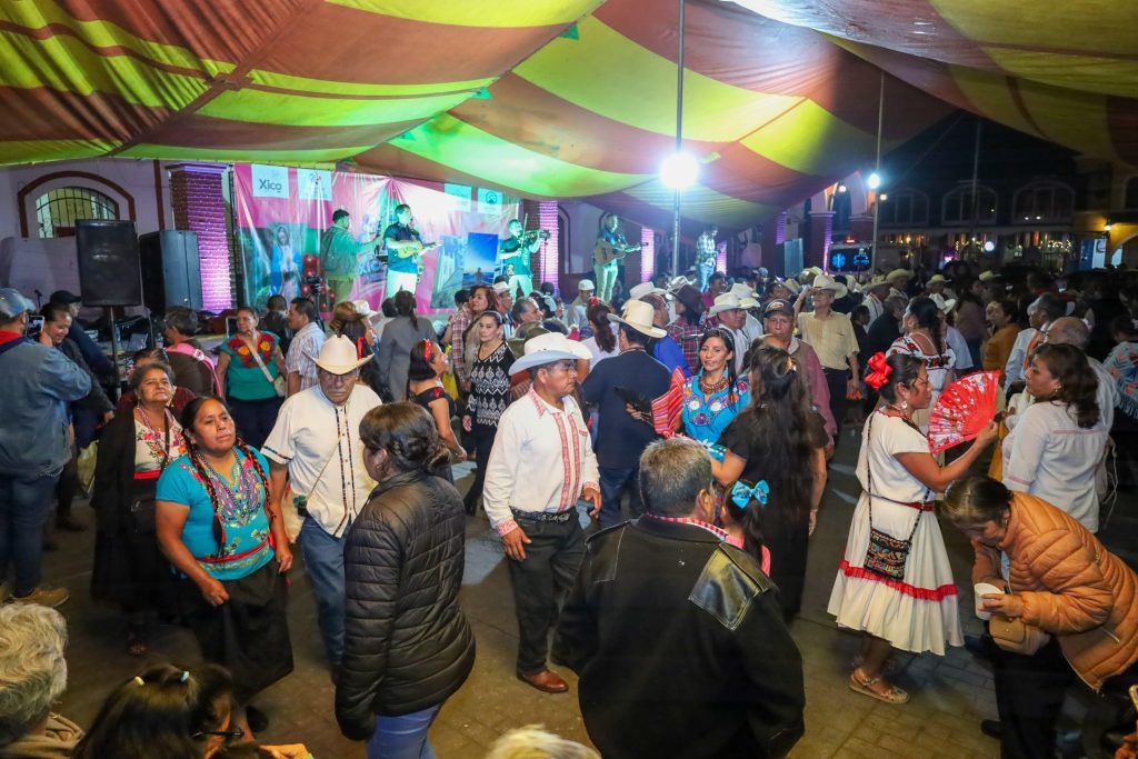 TALENTO JUVENIL Y HUAPANGO ADORNARON ANIVERSARIO DE PUEBLO MÁGICO