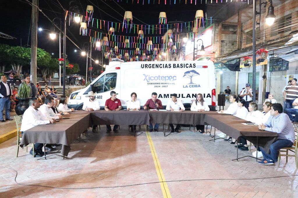 ENTREGAN AMBULANCIA A LA CEIBA TRAS APROBACIÓN DEL CABILDO