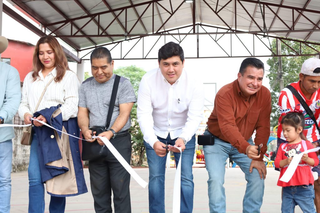 INAUGURAN TECHADO Y CANCHA DE USOS MÚLTIPLES EN COLONIA CANTARRANAS