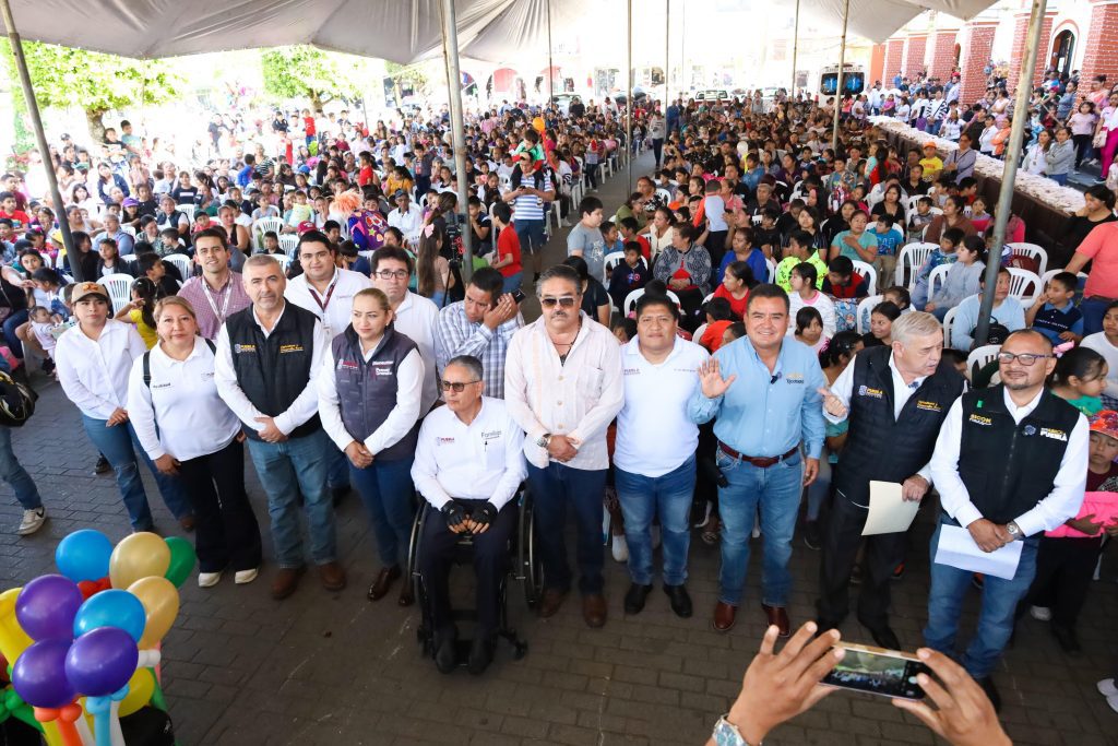 CELEBRAN EL DÍA DE REYES A NIÑOS DE XICOTEPEC CON APOYO DEL GOBIERNO DE PUEBLA