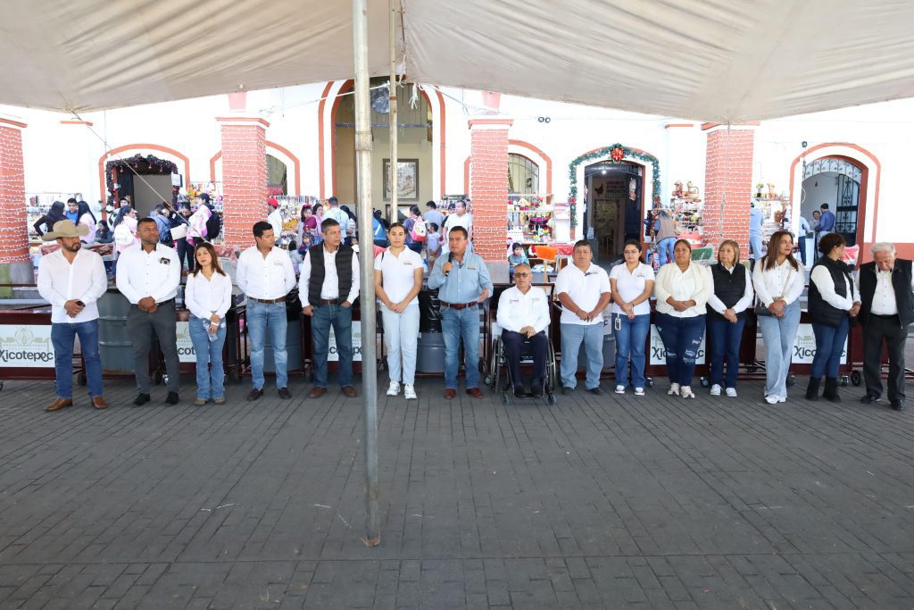 RECONOCEN LABOR DEL SERVICIO DE LIMPIA CON ENTREGA DE EQUIPAMIENTO