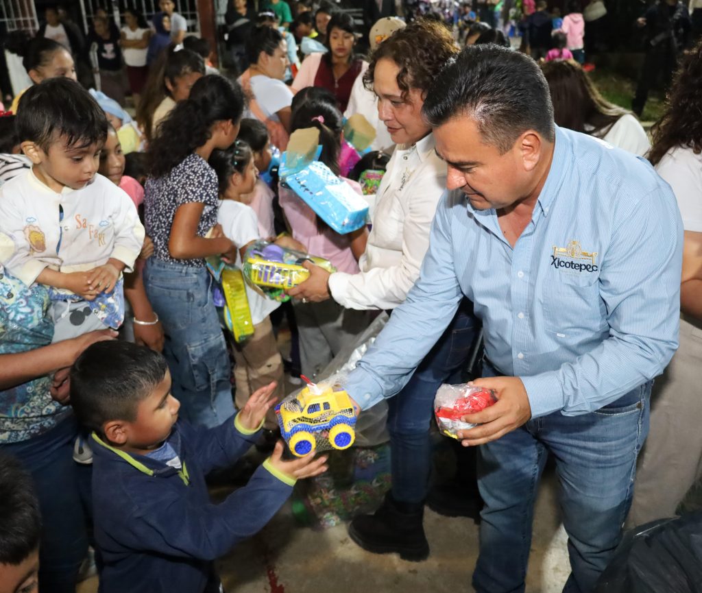 LA MAGIA DE REYES LLEGÓ A LAS COMUNIDADES DE XICOTEPEC